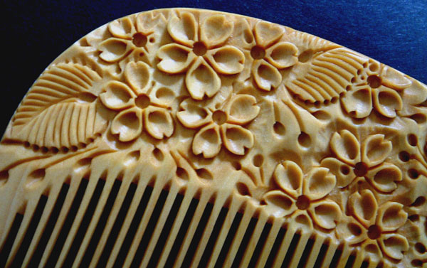 Carved boxwood comb -Cherry Blossom- 
