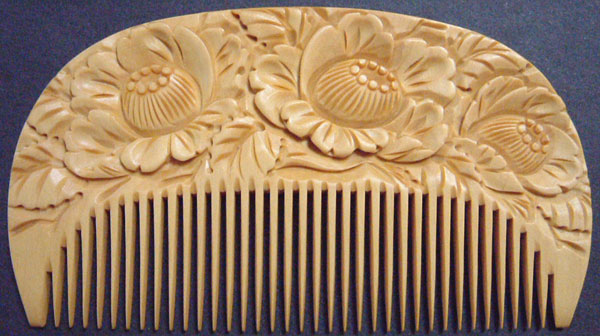 Carved boxwood comb -Camelia-(Japanese Tsubaki)