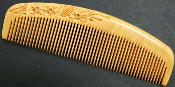 Carved boxwood comb -13.5cm-