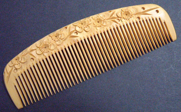 Carved boxwood comb -12cm- Ume -